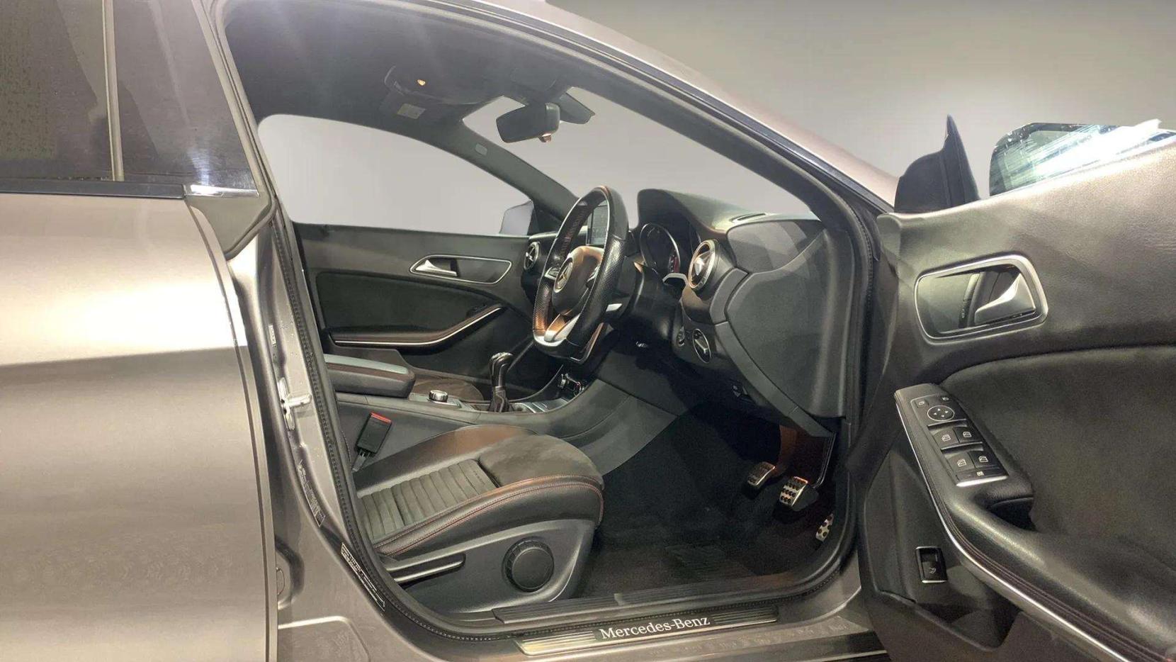 Mercedes-Benz CLA 1.6 CLA180 AMG Line Coupe 4dr Petrol Manual Euro 6 (s/s) (122 ps)