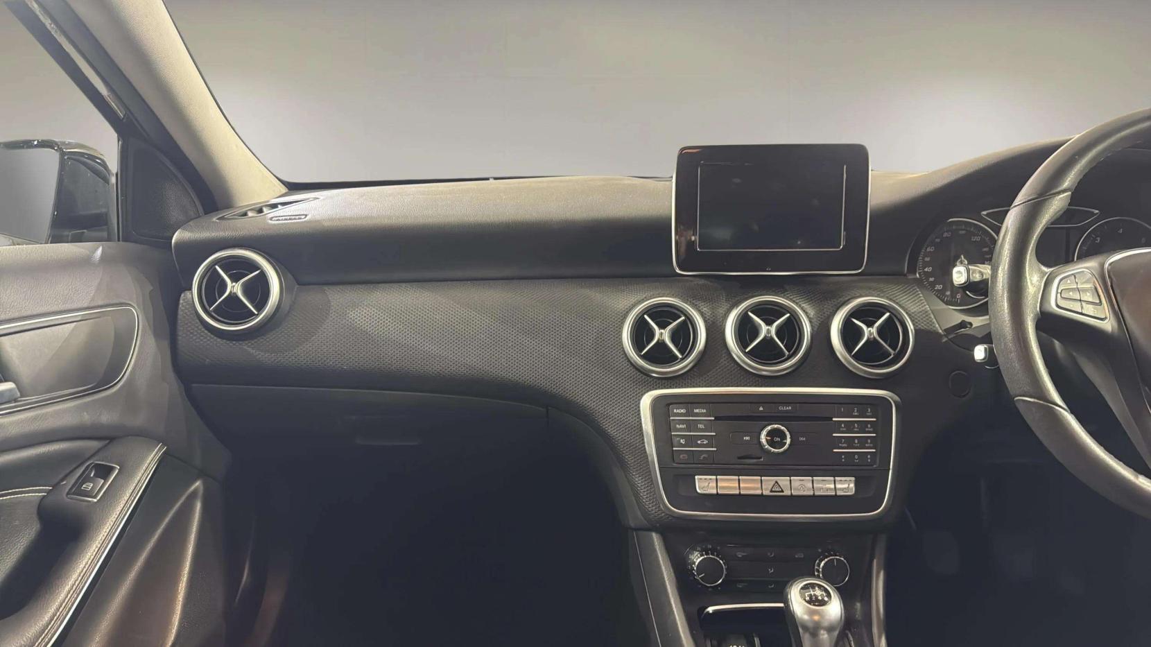 Mercedes-Benz A Class 1.5 A180d SE (Executive) Hatchback 5dr Diesel Manual Euro 6 (s/s) (109 ps)