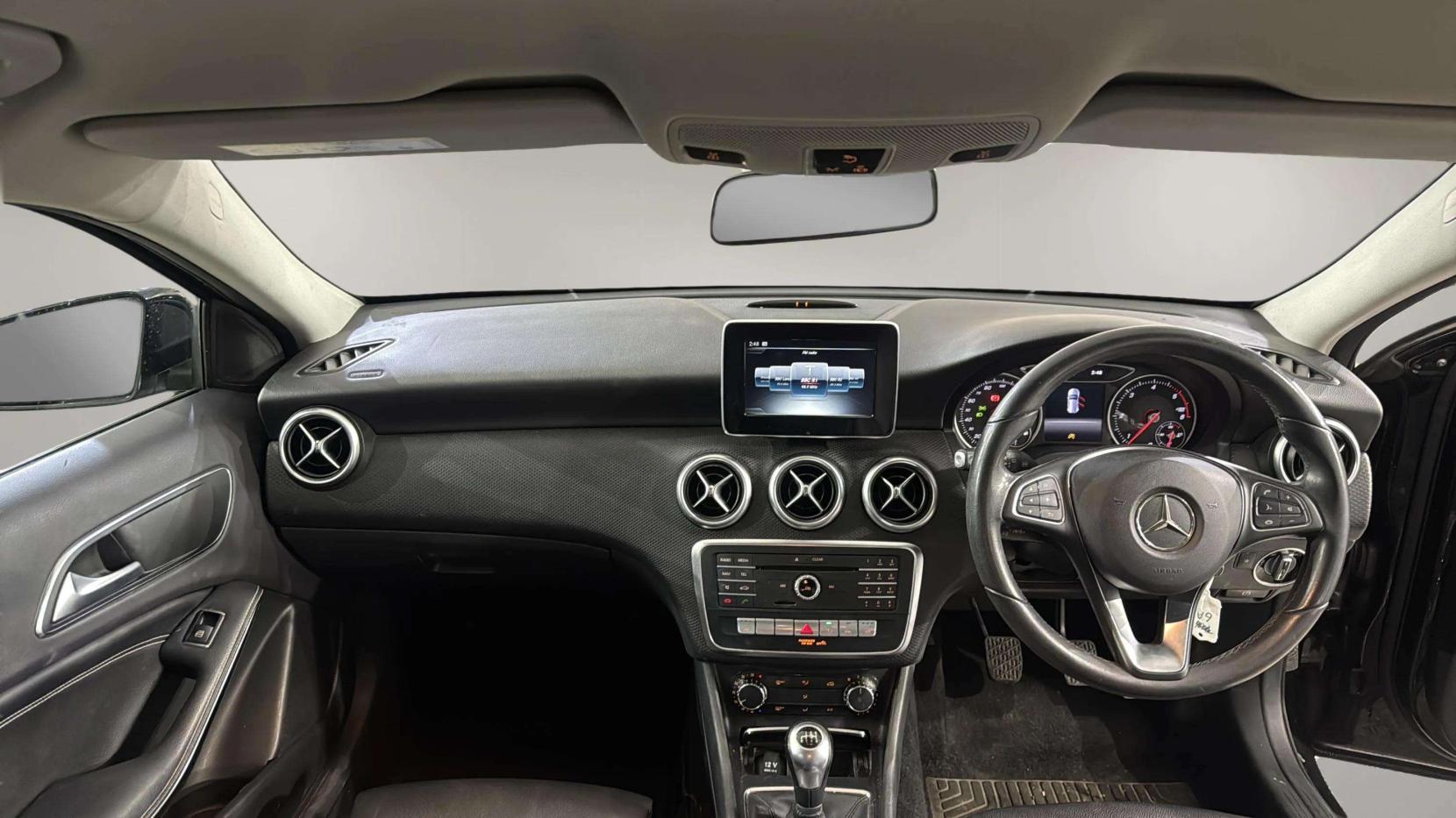Mercedes-Benz A Class 1.5 A180d SE (Executive) Hatchback 5dr Diesel Manual Euro 6 (s/s) (109 ps)