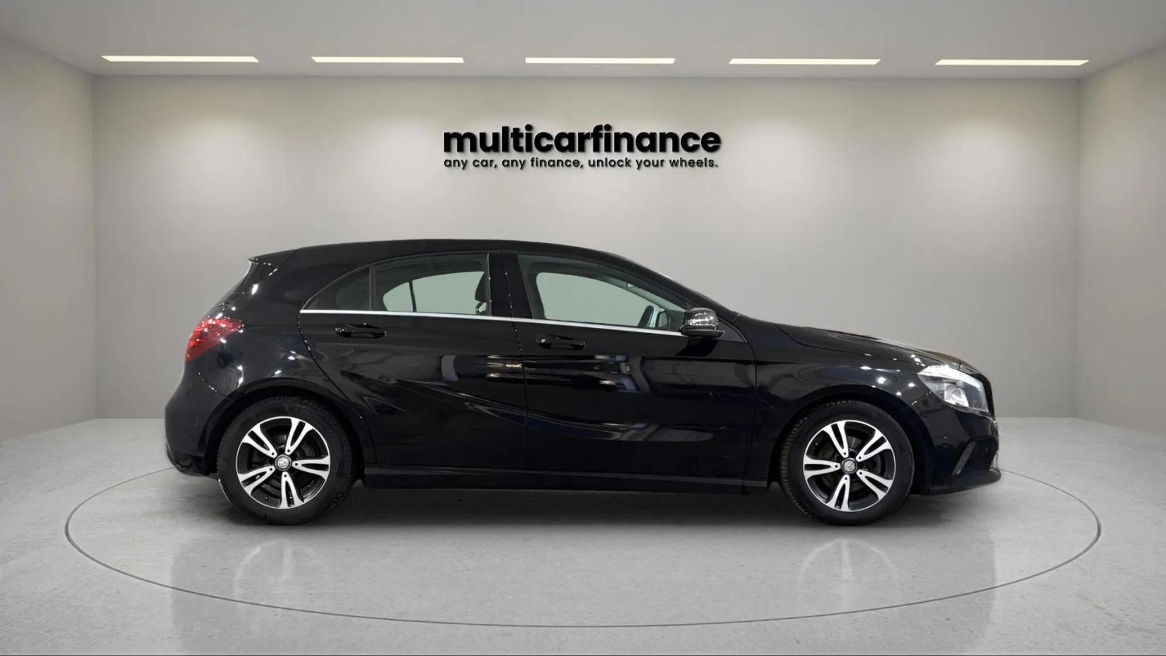 Mercedes-Benz A Class 1.5 A180d SE (Executive) Hatchback 5dr Diesel Manual Euro 6 (s/s) (109 ps)