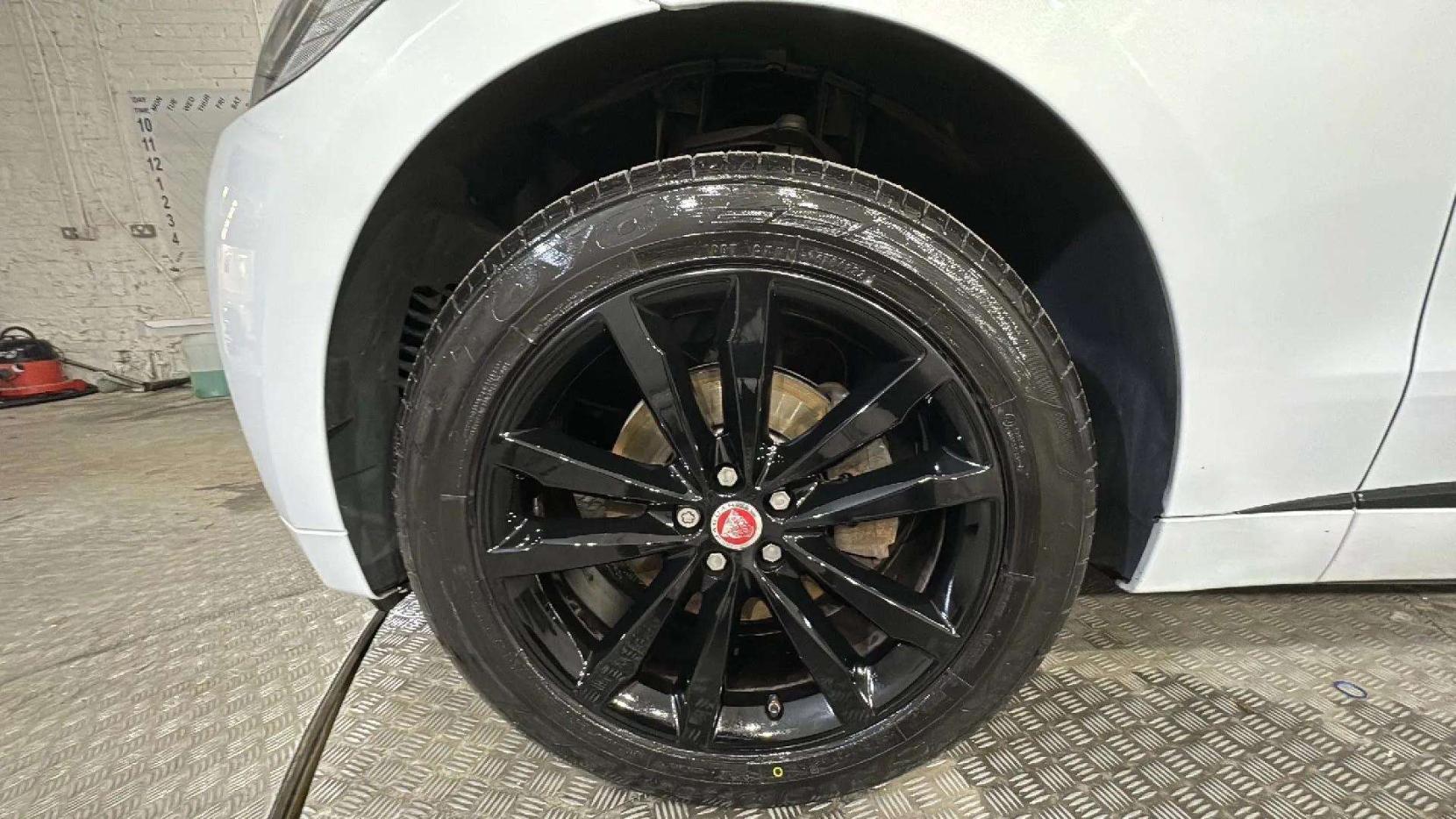 Jaguar F-PACE 2.0 D180 R-Sport SUV 5dr Diesel Auto AWD Euro 6 (s/s) (180 ps)