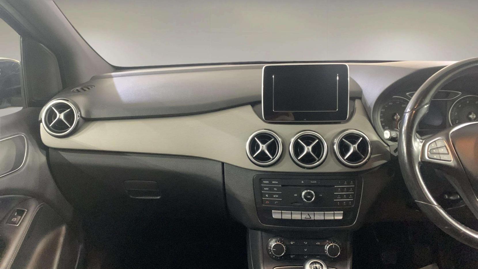 Mercedes-Benz B Class 1.6 B180 SE MPV 5dr Petrol Manual Euro 6 (s/s) (122 ps)