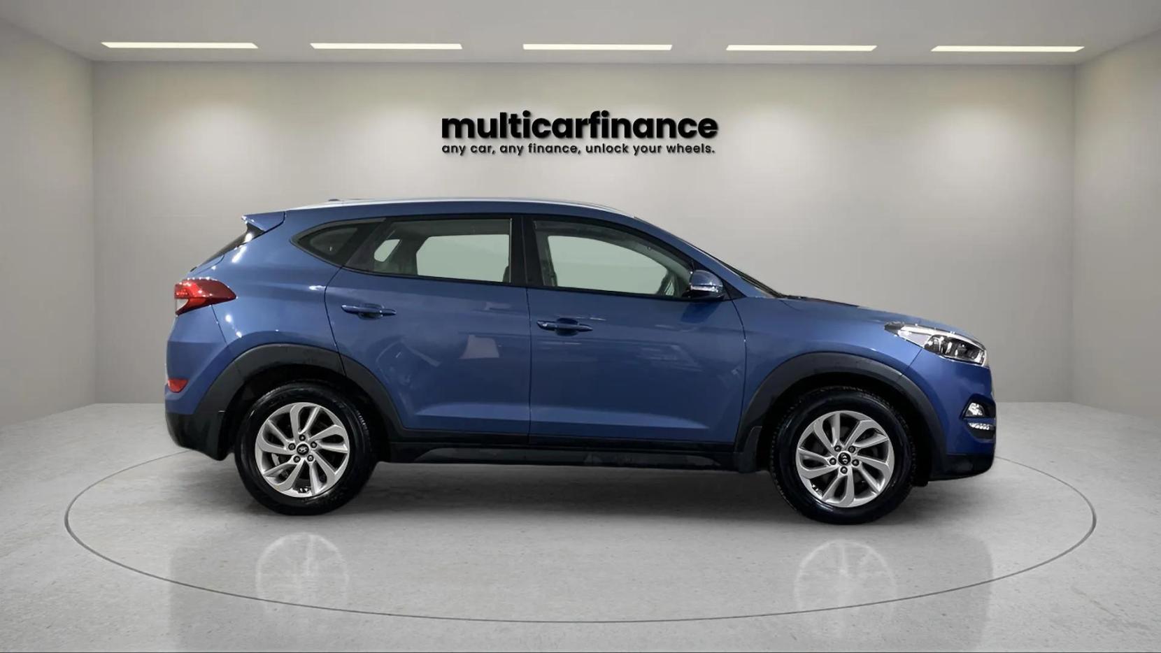 Hyundai TUCSON 2.0 CRDi SE Nav SUV 5dr Diesel Auto 4WD Euro 6 (136 ps)