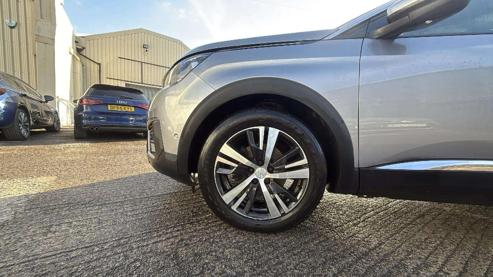 Peugeot 5008 1.2 PureTech Allure SUV 5dr Petrol EAT Euro 6 (s/s) (130 ps)