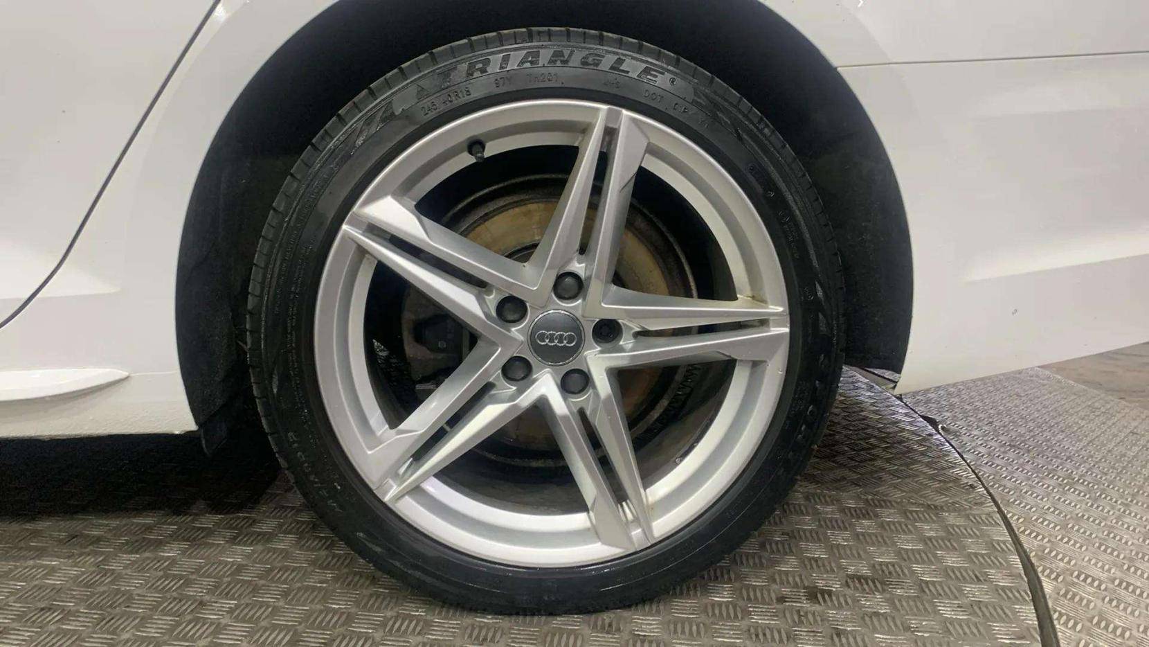 Audi A4 2.0 TDI ultra Sport Saloon 4dr Diesel Manual Euro 6 (s/s) (150 ps)