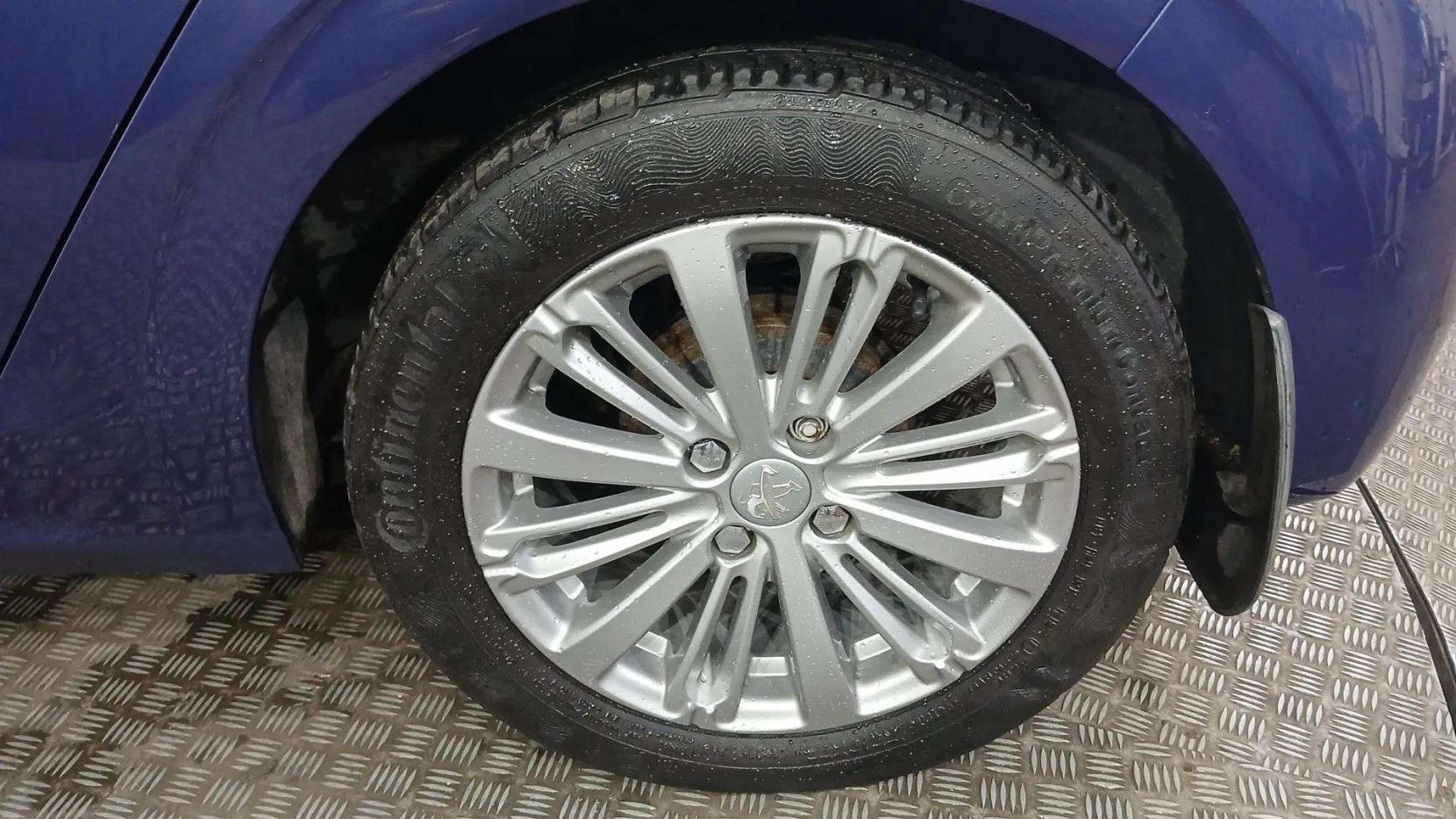 Peugeot 208 1.2 PureTech Allure Hatchback 5dr Petrol Manual Euro 6 (82 ps)