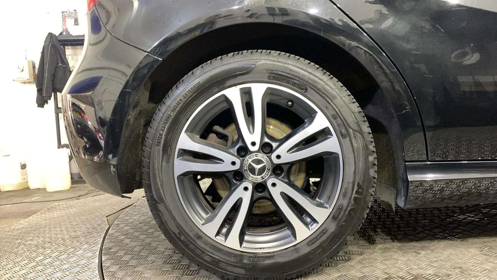 Mercedes-Benz A Class 1.5 A180d SE (Executive) Hatchback 5dr Diesel Manual Euro 6 (s/s) (109 ps)