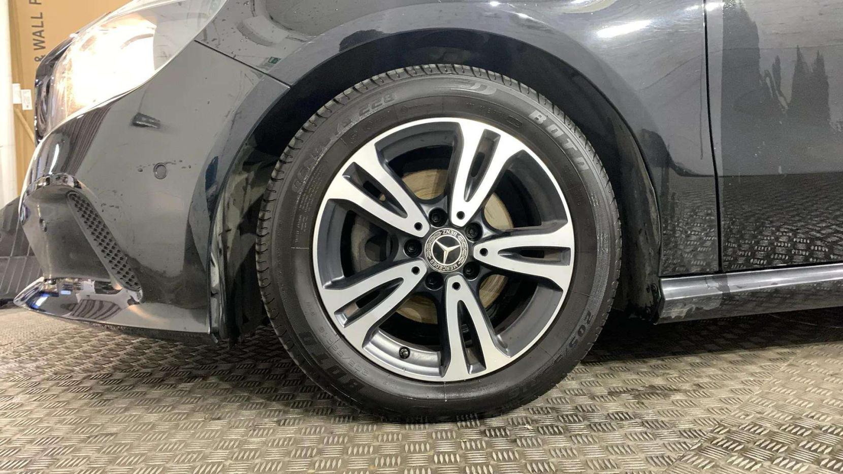 Mercedes-Benz A Class 1.5 A180d SE (Executive) Hatchback 5dr Diesel Manual Euro 6 (s/s) (109 ps)