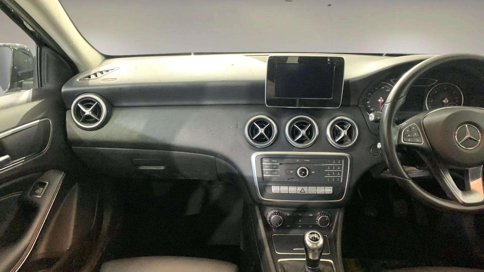 Mercedes-Benz A Class 1.5 A180d SE (Executive) Hatchback 5dr Diesel Manual Euro 6 (s/s) (109 ps)