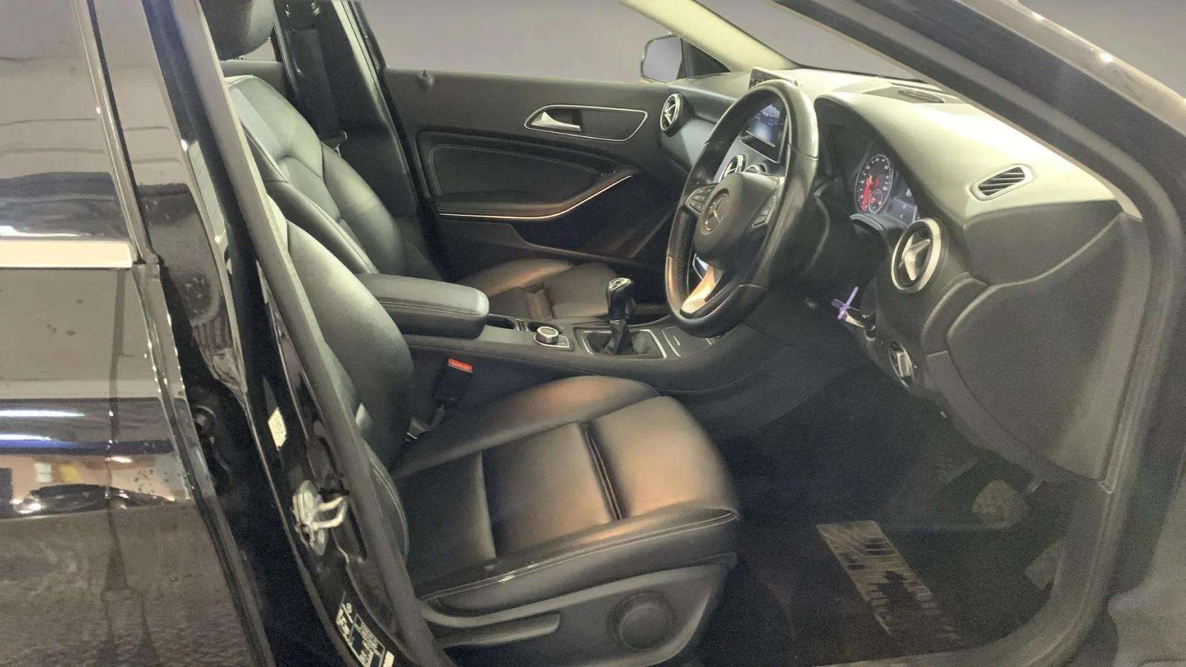 Mercedes-Benz A Class 1.5 A180d SE (Executive) Hatchback 5dr Diesel Manual Euro 6 (s/s) (109 ps)