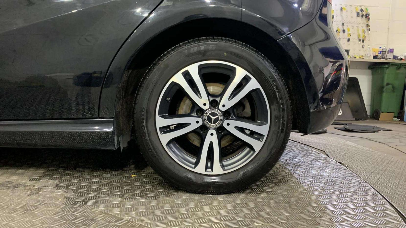 Mercedes-Benz A Class 1.5 A180d SE (Executive) Hatchback 5dr Diesel Manual Euro 6 (s/s) (109 ps)