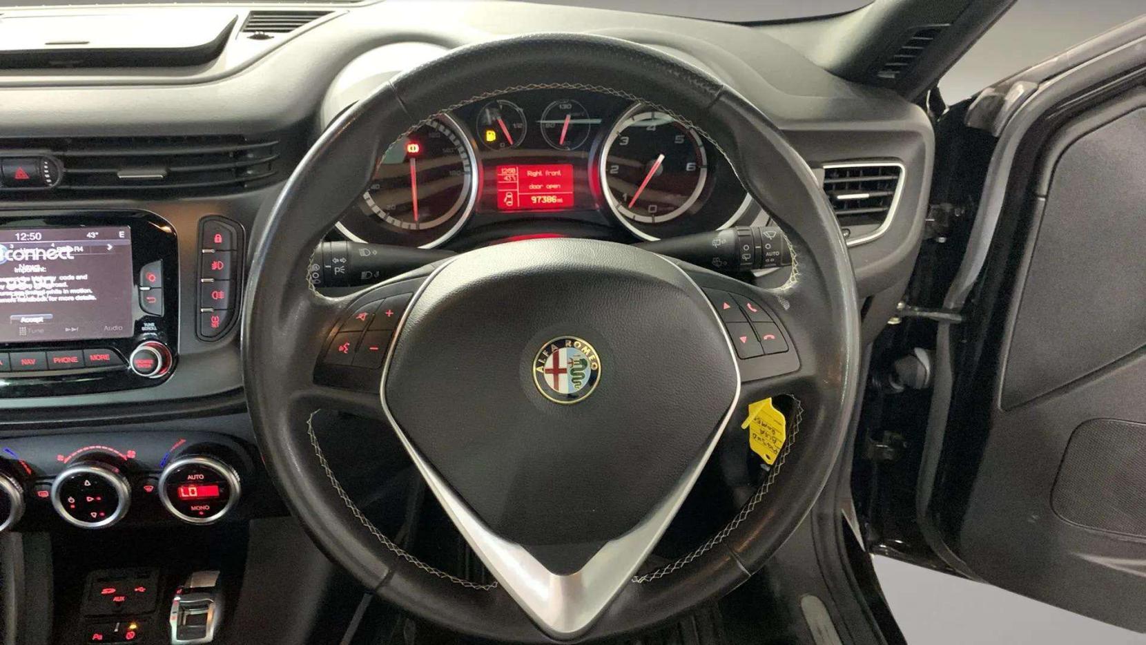 Alfa Romeo Giulietta 2.0 JTDM-2 Sportiva Nav Hatchback 5dr Diesel Manual Euro 5 (s/s) (150 bhp)