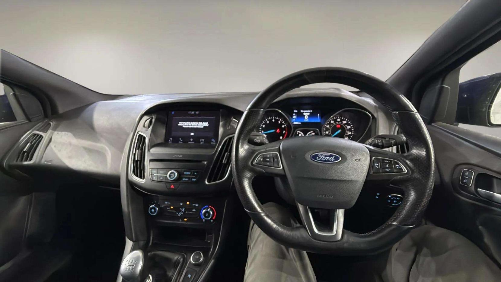 Ford Focus 1.0T EcoBoost ST-Line Hatchback 5dr Petrol Manual Euro 6 (s/s) (125 ps)