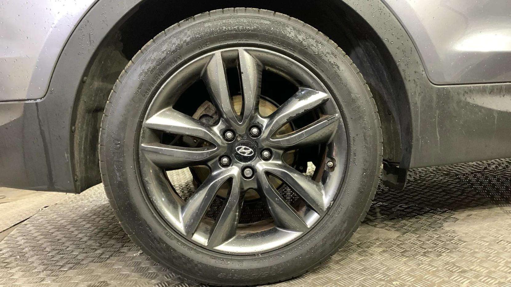 Hyundai Santa Fe 2.2 CRDi Premium SE SUV 5dr Diesel Manual 4WD Euro 5 (7 seat) (194 bhp)