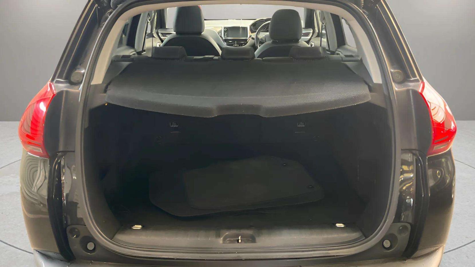 Peugeot 2008 1.2 PureTech Allure Premium SUV 5dr Petrol Manual Euro 6 (s/s) (82 ps)