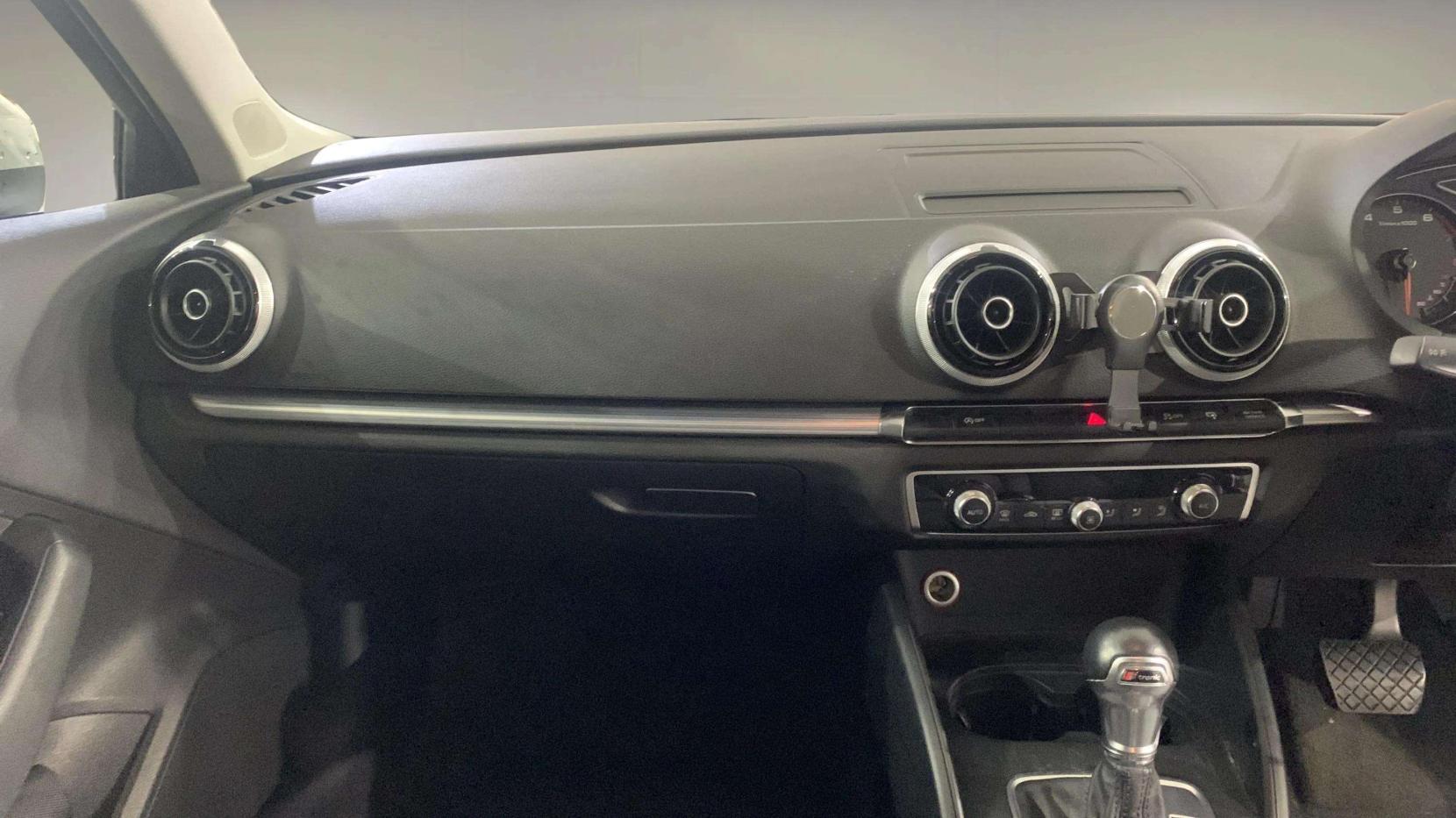 Audi A3 1.4 TFSI Sport Hatchback 3dr Petrol S Tronic Euro 6 (s/s) (Nav) (125 ps)