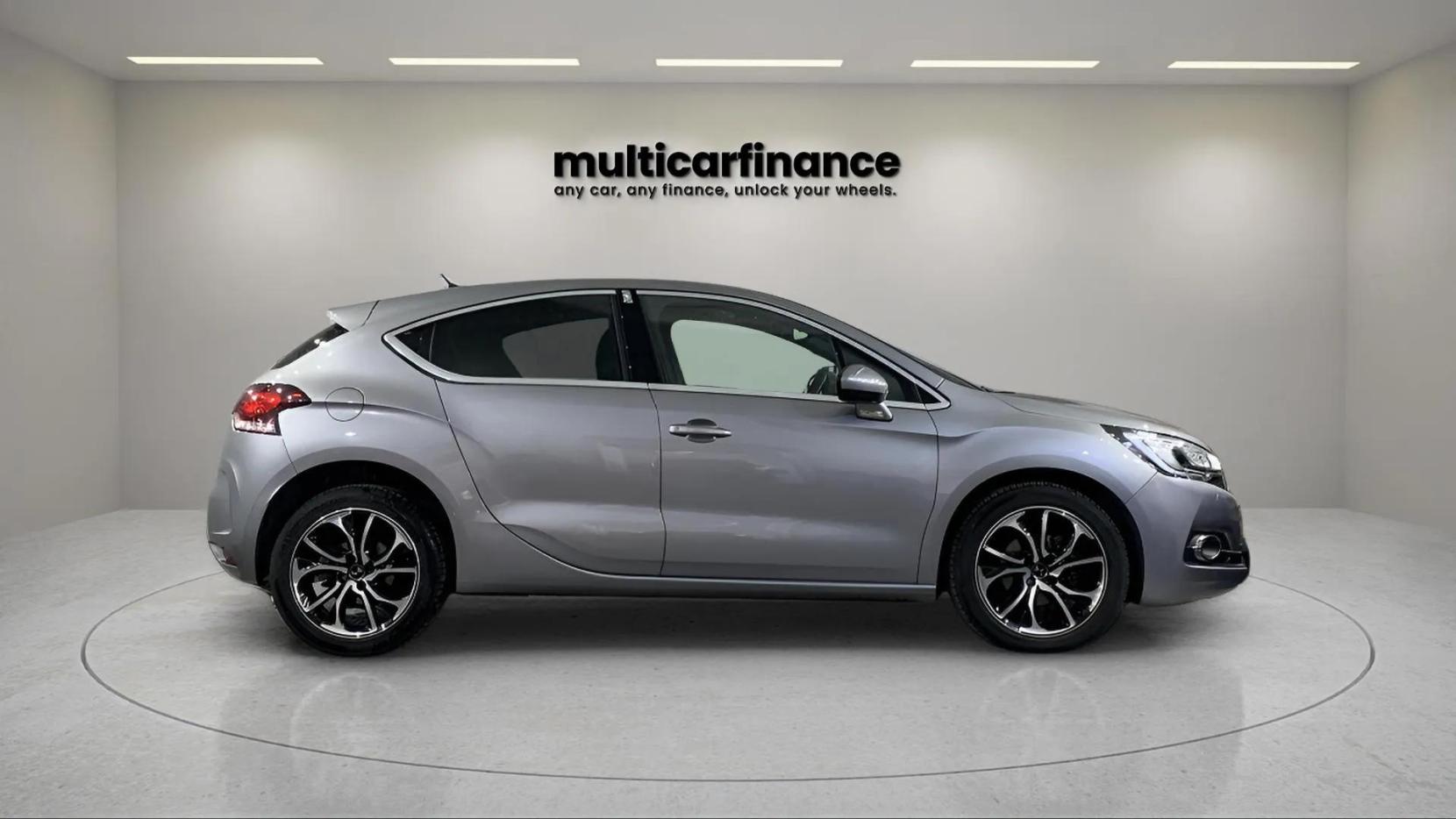 DS AUTOMOBILES DS 4 1.6 BlueHDi Prestige Hatchback 5dr Diesel Manual Euro 6 (s/s) (120 ps)