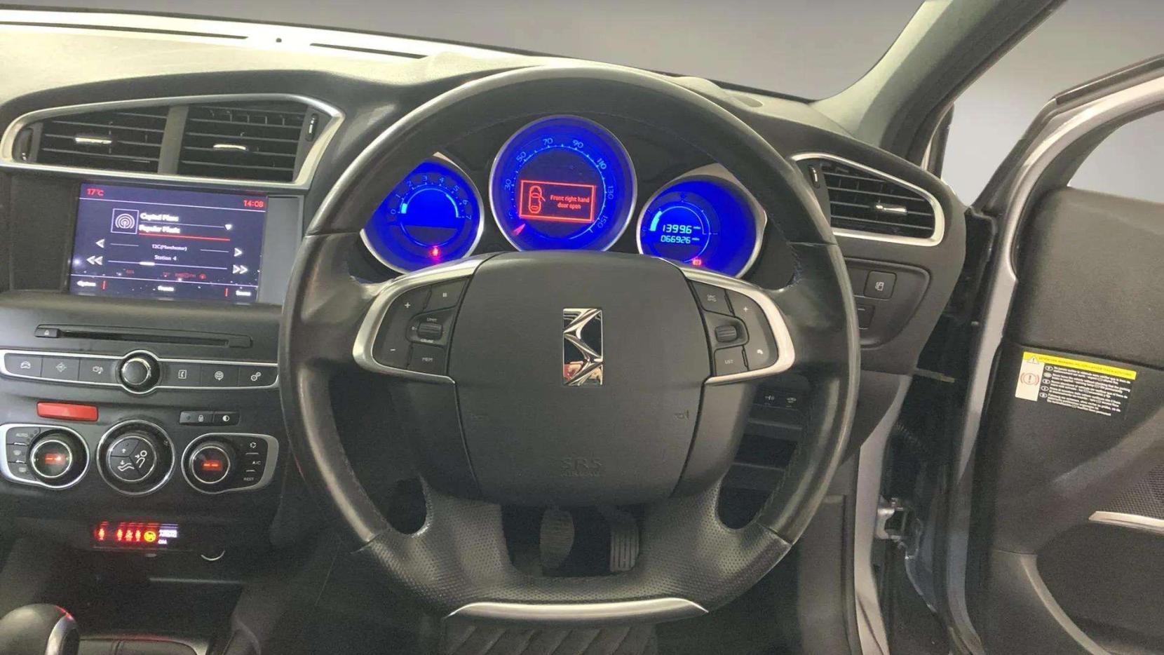 DS AUTOMOBILES DS 4 1.6 BlueHDi Prestige Hatchback 5dr Diesel Manual Euro 6 (s/s) (120 ps)