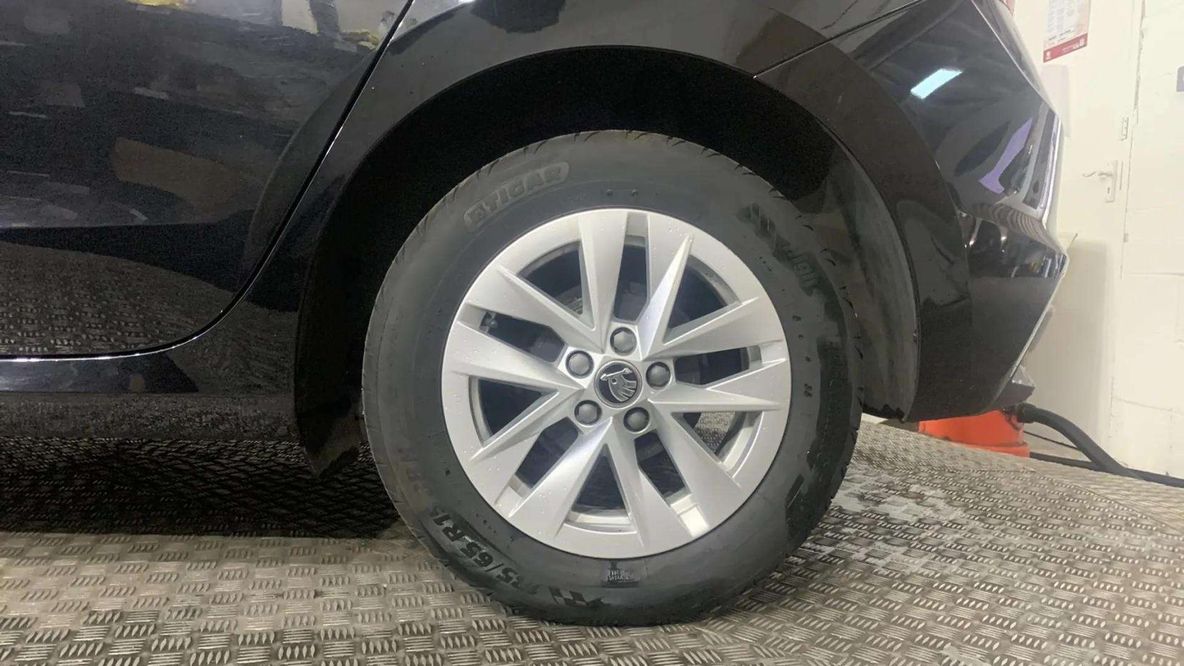 Skoda Fabia 1.0 MPI SE Comfort Hatchback 5dr Petrol Manual Euro 6 (s/s) (80 ps)