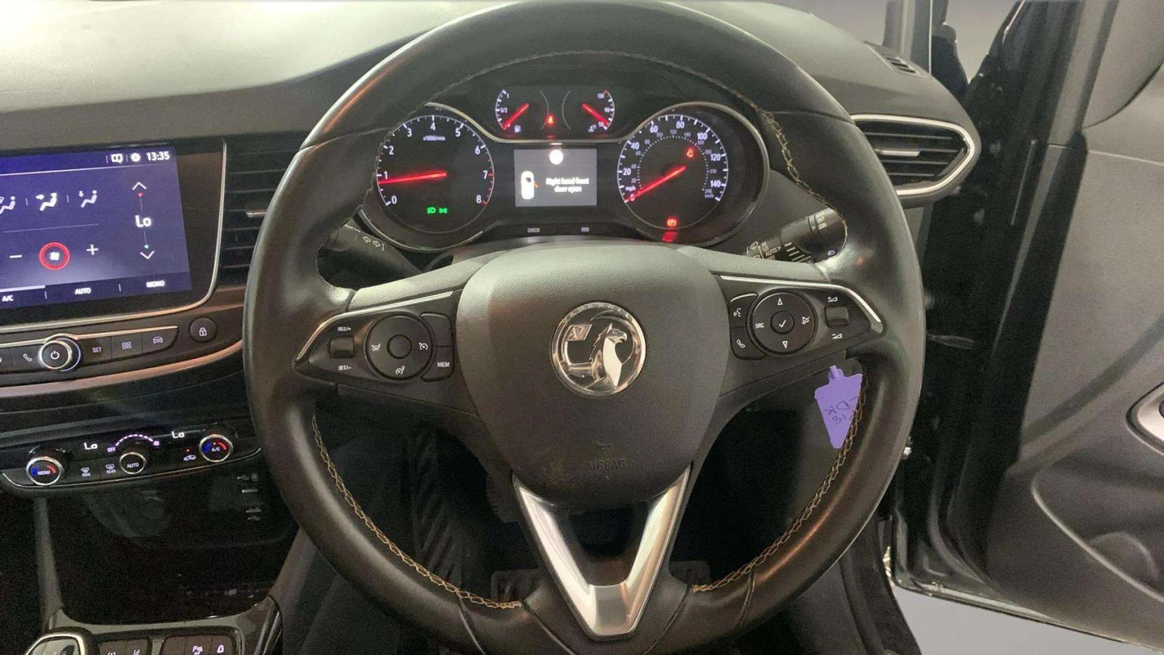 Vauxhall Crossland X 1.2 Tech Line Nav SUV 5dr Petrol Manual Euro 6 (81 ps)
