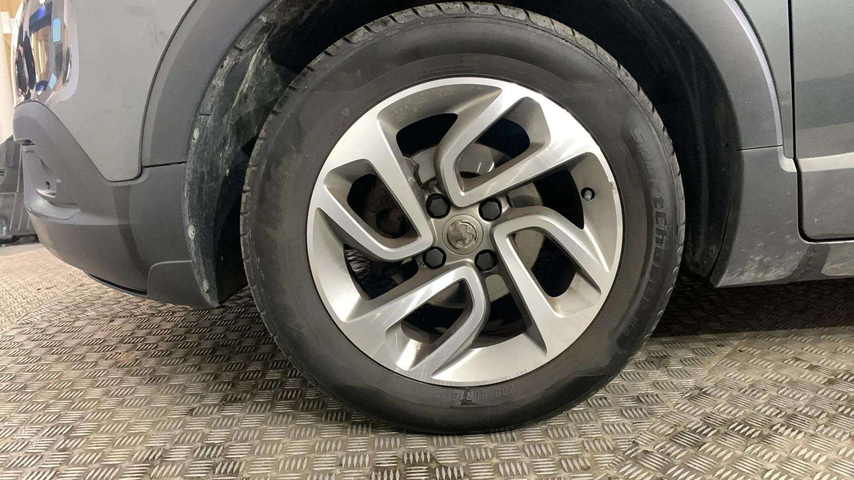 Vauxhall Crossland X 1.2 Tech Line Nav SUV 5dr Petrol Manual Euro 6 (81 ps)