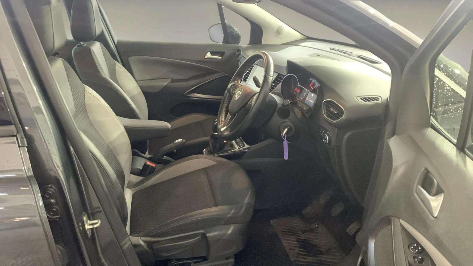 Vauxhall Crossland X 1.2 Tech Line Nav SUV 5dr Petrol Manual Euro 6 (81 ps)