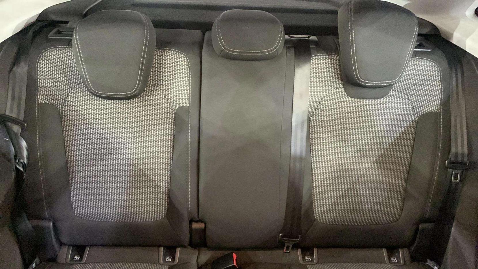 Vauxhall Grandland X 1.2 Turbo GPF SE SUV 5dr Petrol Manual Euro 6 (s/s) (130 ps)