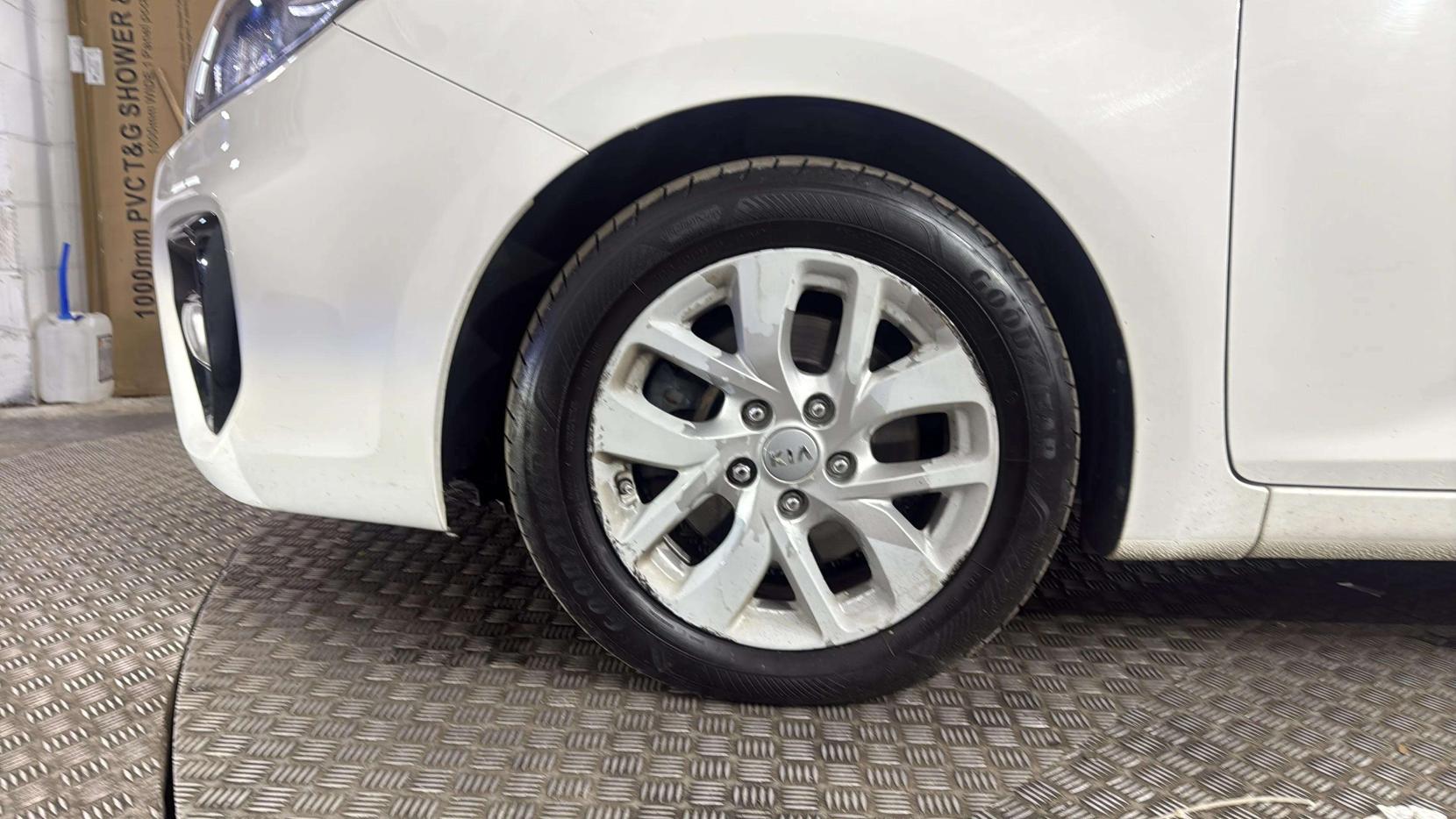 Kia Carens 1.7 CRDi 2 MPV 5dr Diesel DCT Euro 6 (s/s) (139 bhp)