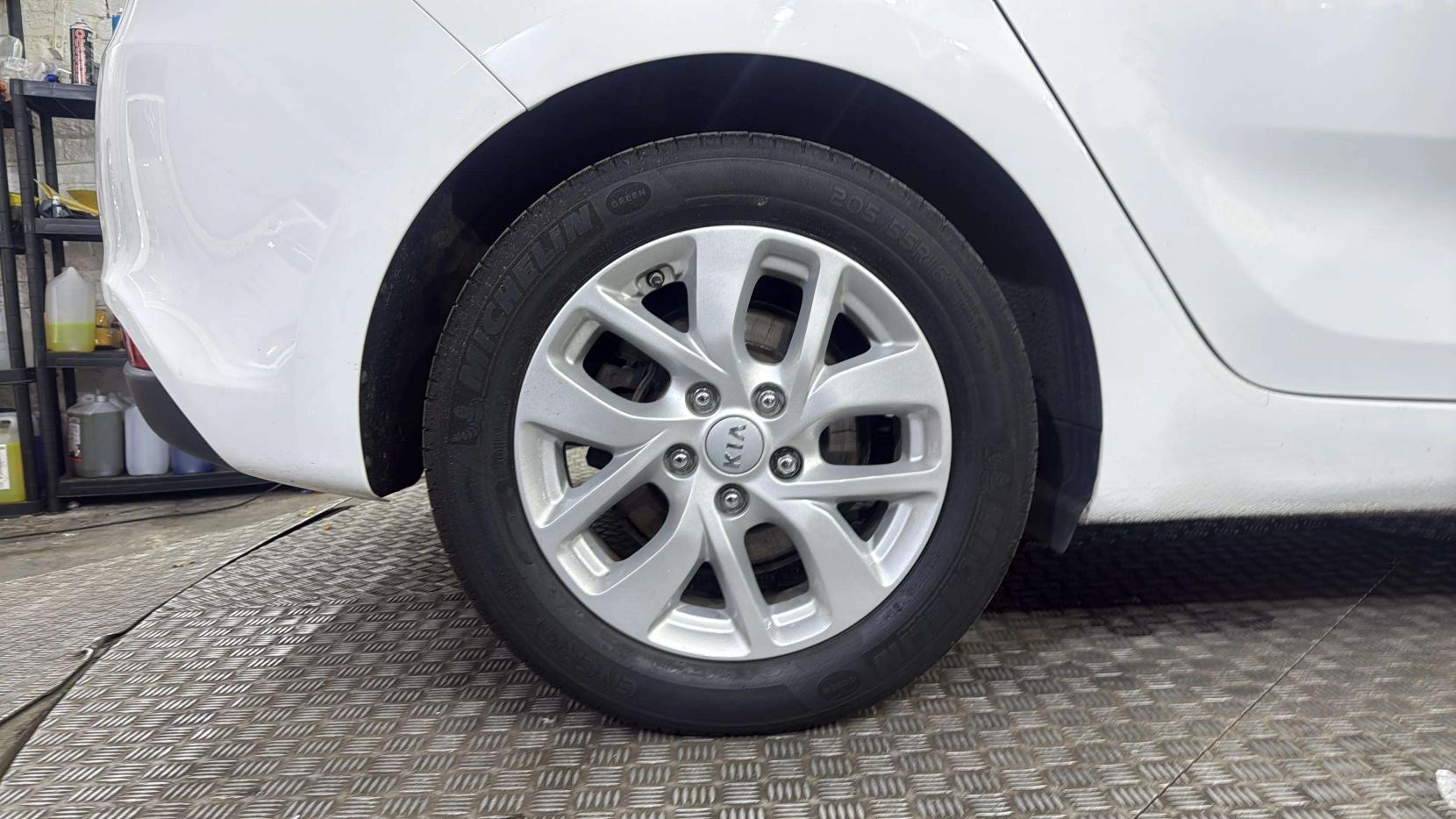Kia Carens 1.7 CRDi 2 MPV 5dr Diesel DCT Euro 6 (s/s) (139 bhp)