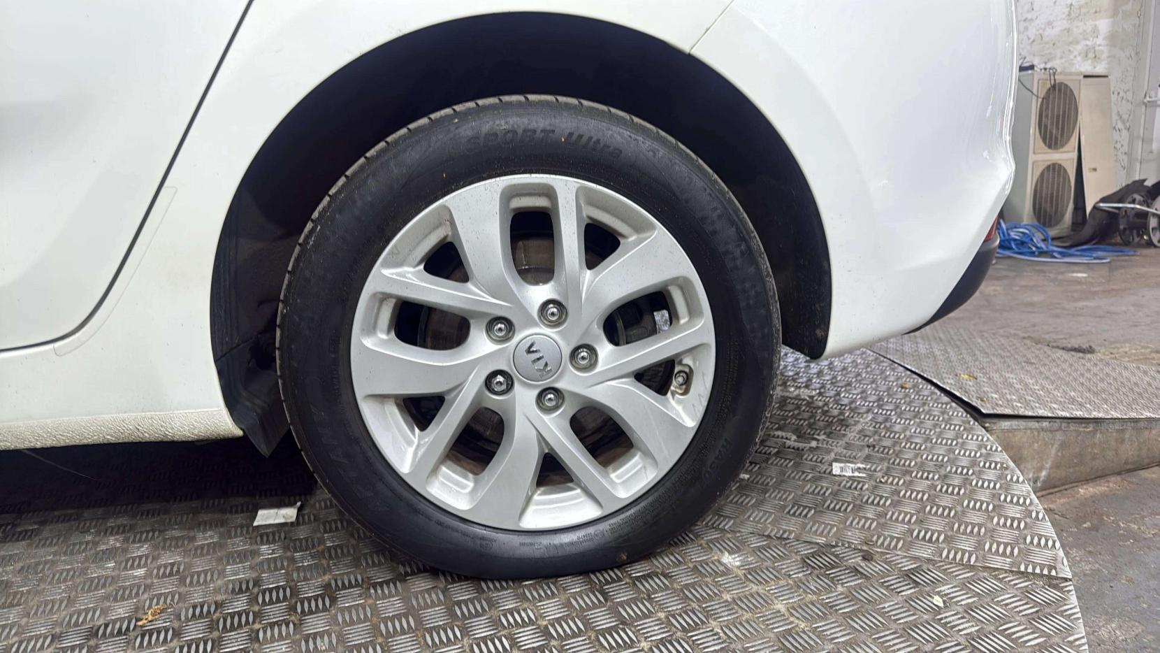 Kia Carens 1.7 CRDi 2 MPV 5dr Diesel DCT Euro 6 (s/s) (139 bhp)