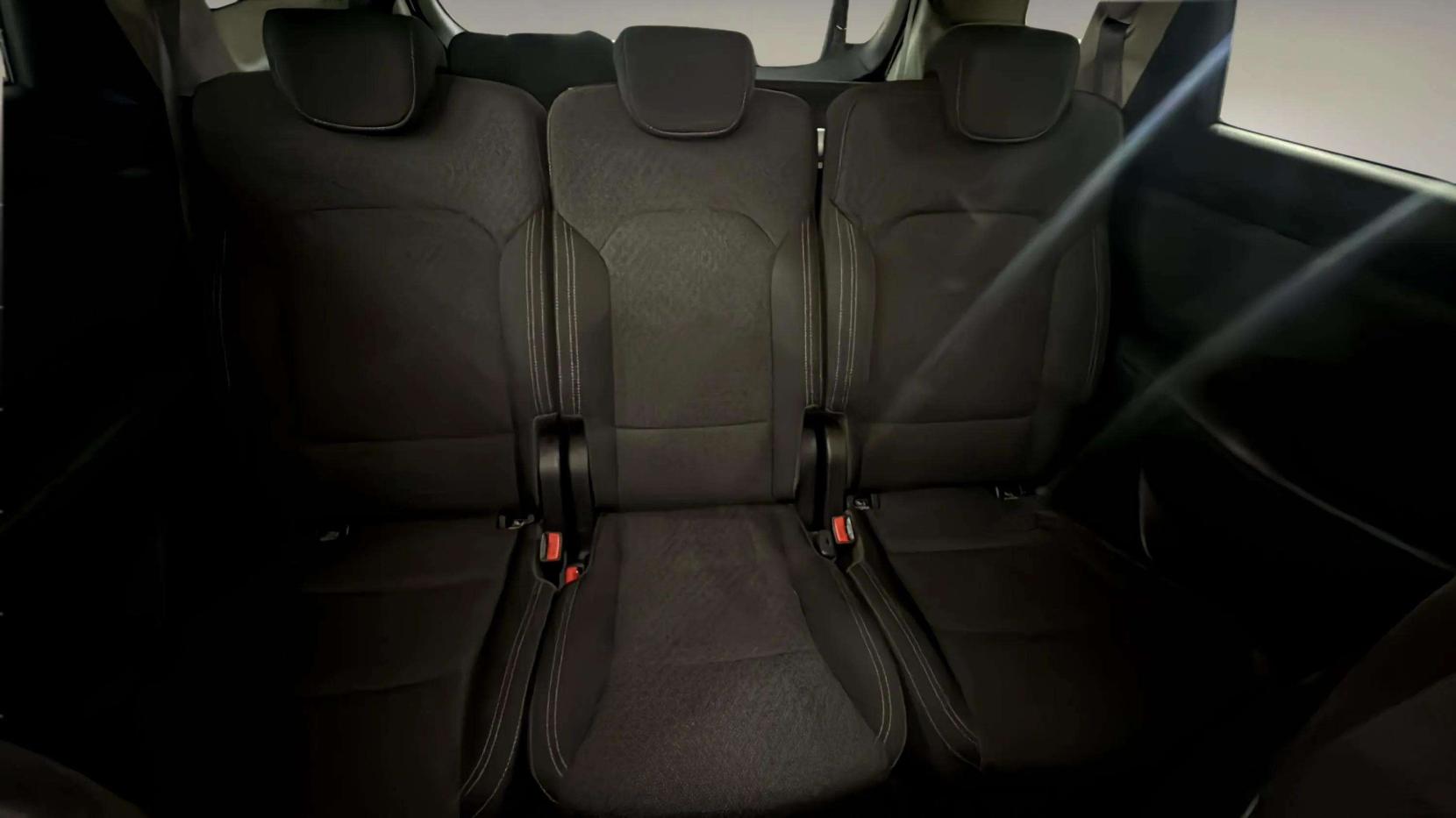 Kia Carens 1.7 CRDi 2 MPV 5dr Diesel DCT Euro 6 (s/s) (139 bhp)