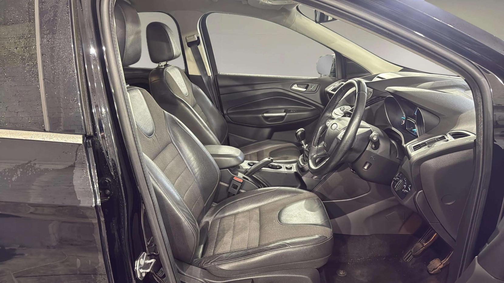Ford Kuga 2.0 TDCi Titanium SUV 5dr Diesel Manual 2WD Euro 6 (s/s) (150 ps)