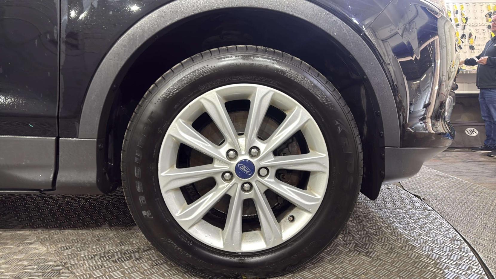 Ford Kuga 2.0 TDCi Titanium SUV 5dr Diesel Manual 2WD Euro 6 (s/s) (150 ps)