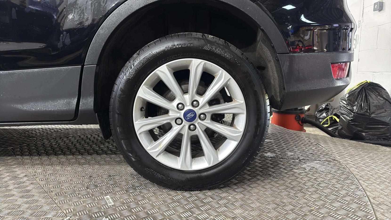 Ford Kuga 2.0 TDCi Titanium SUV 5dr Diesel Manual 2WD Euro 6 (s/s) (150 ps)