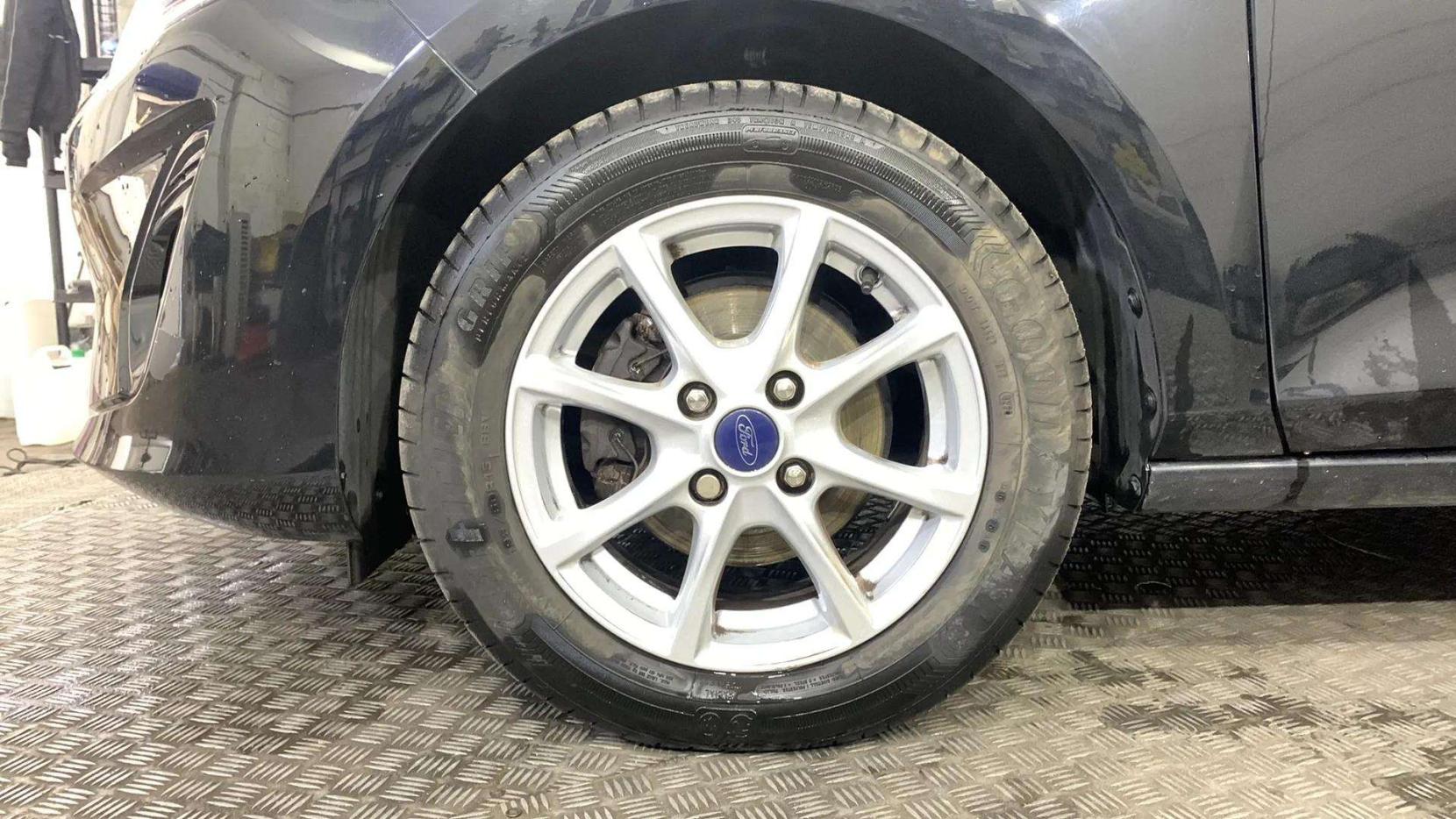 Ford Fiesta 1.0T EcoBoost Zetec Hatchback 5dr Petrol Manual Euro 6 (s/s) (100 ps)