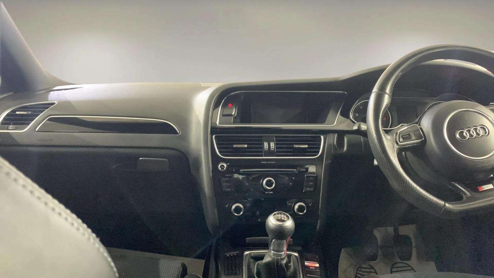 Audi A4 1.8 TFSI Black Edition Plus Saloon 4dr Petrol Manual Euro 6 (s/s) (170 ps)