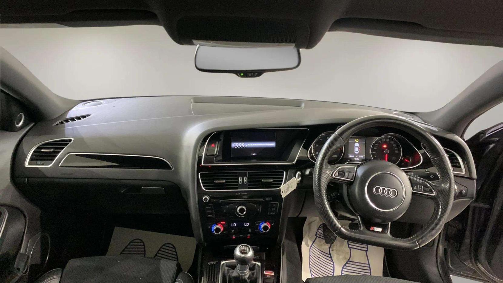 Audi A4 1.8 TFSI Black Edition Plus Saloon 4dr Petrol Manual Euro 6 (s/s) (170 ps)