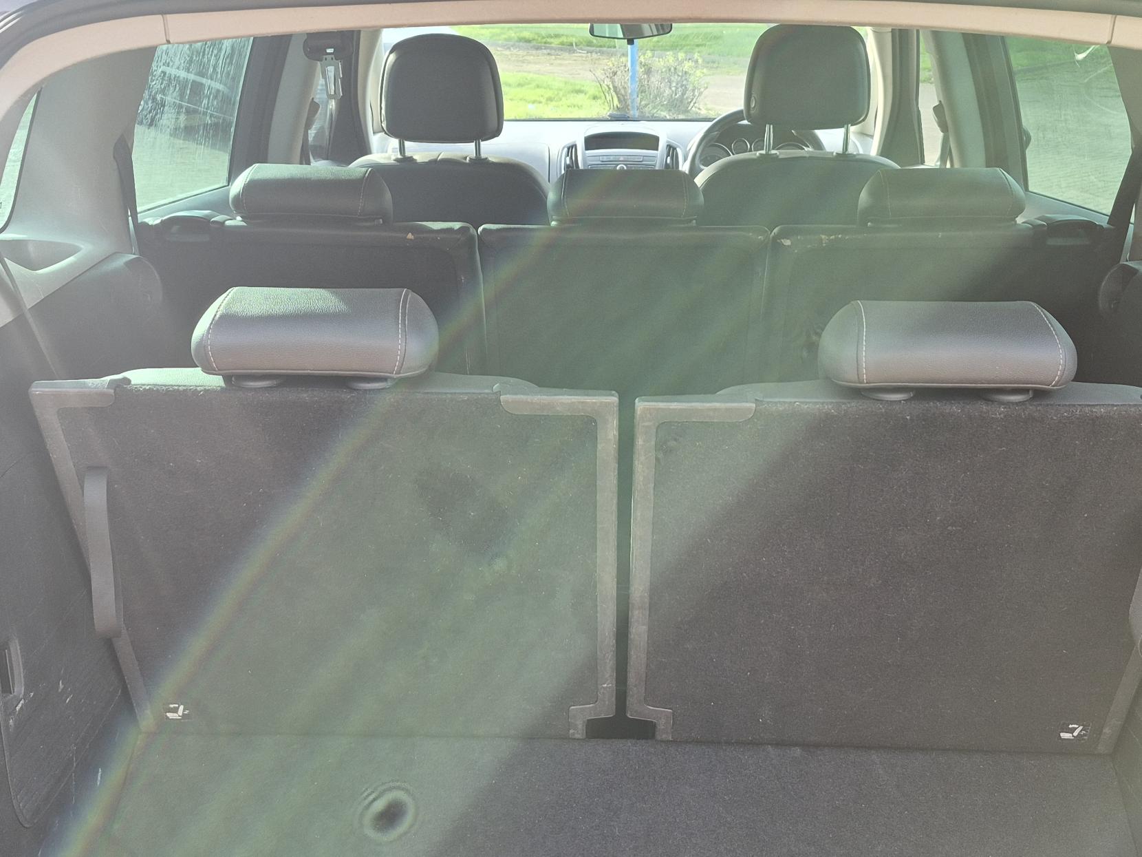 Vauxhall Zafira Tourer 2.0 CDTi SRi MPV 5dr Diesel Manual Euro 6 (s/s) (170 ps)