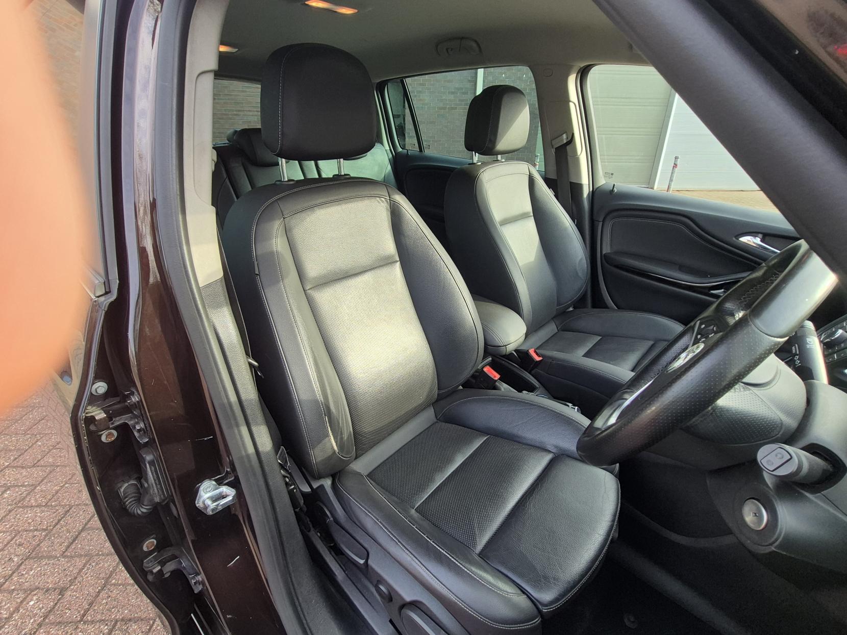 Vauxhall Zafira Tourer 2.0 CDTi SRi MPV 5dr Diesel Manual Euro 6 (s/s) (170 ps)