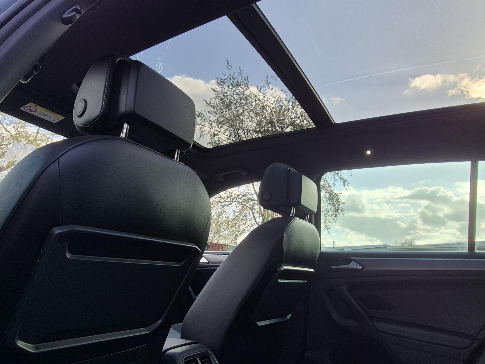 Volkswagen Tiguan 2.0 TDI R-Line SUV 5dr Diesel DSG 4Motion Euro 6 (s/s) (150 ps)