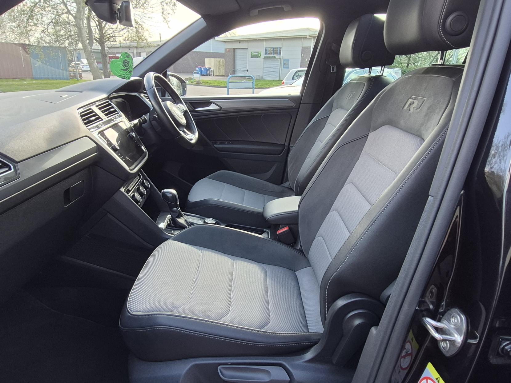 Volkswagen Tiguan 2.0 TDI R-Line SUV 5dr Diesel DSG 4Motion Euro 6 (s/s) (150 ps)