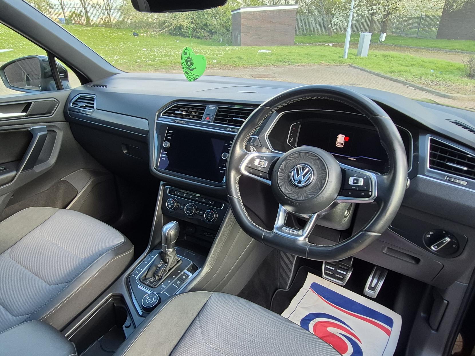 Volkswagen Tiguan 2.0 TDI R-Line SUV 5dr Diesel DSG 4Motion Euro 6 (s/s) (150 ps)
