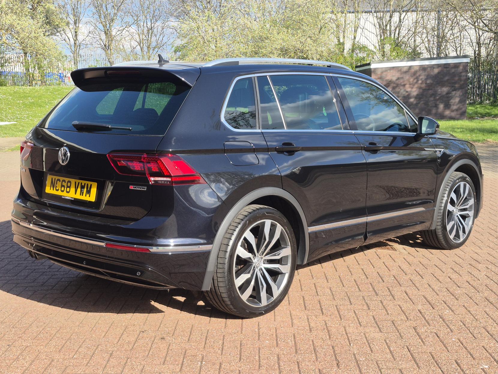 Volkswagen Tiguan 2.0 TDI R-Line SUV 5dr Diesel DSG 4Motion Euro 6 (s/s) (150 ps)