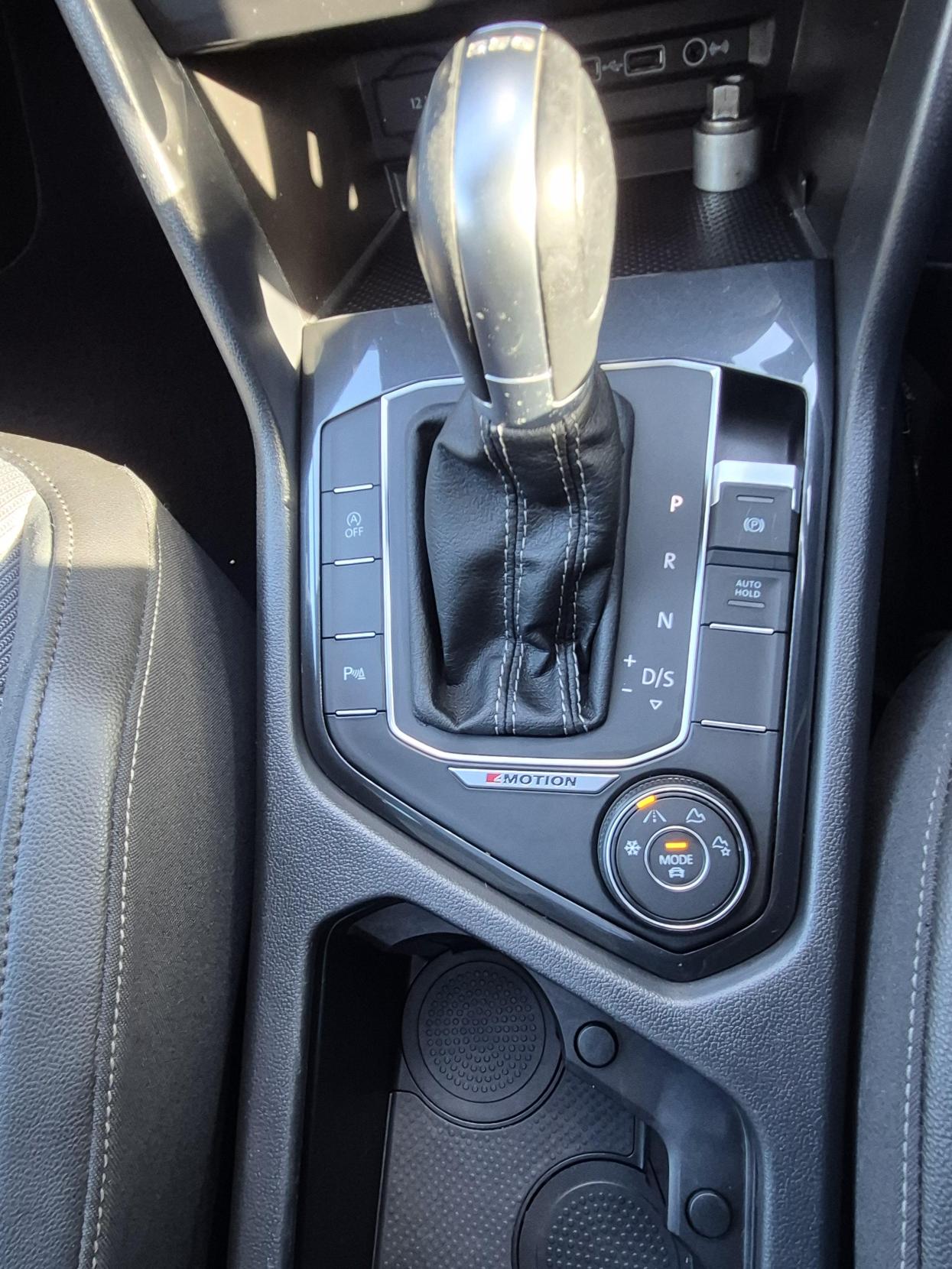 Volkswagen Tiguan 2.0 TDI R-Line SUV 5dr Diesel DSG 4Motion Euro 6 (s/s) (150 ps)