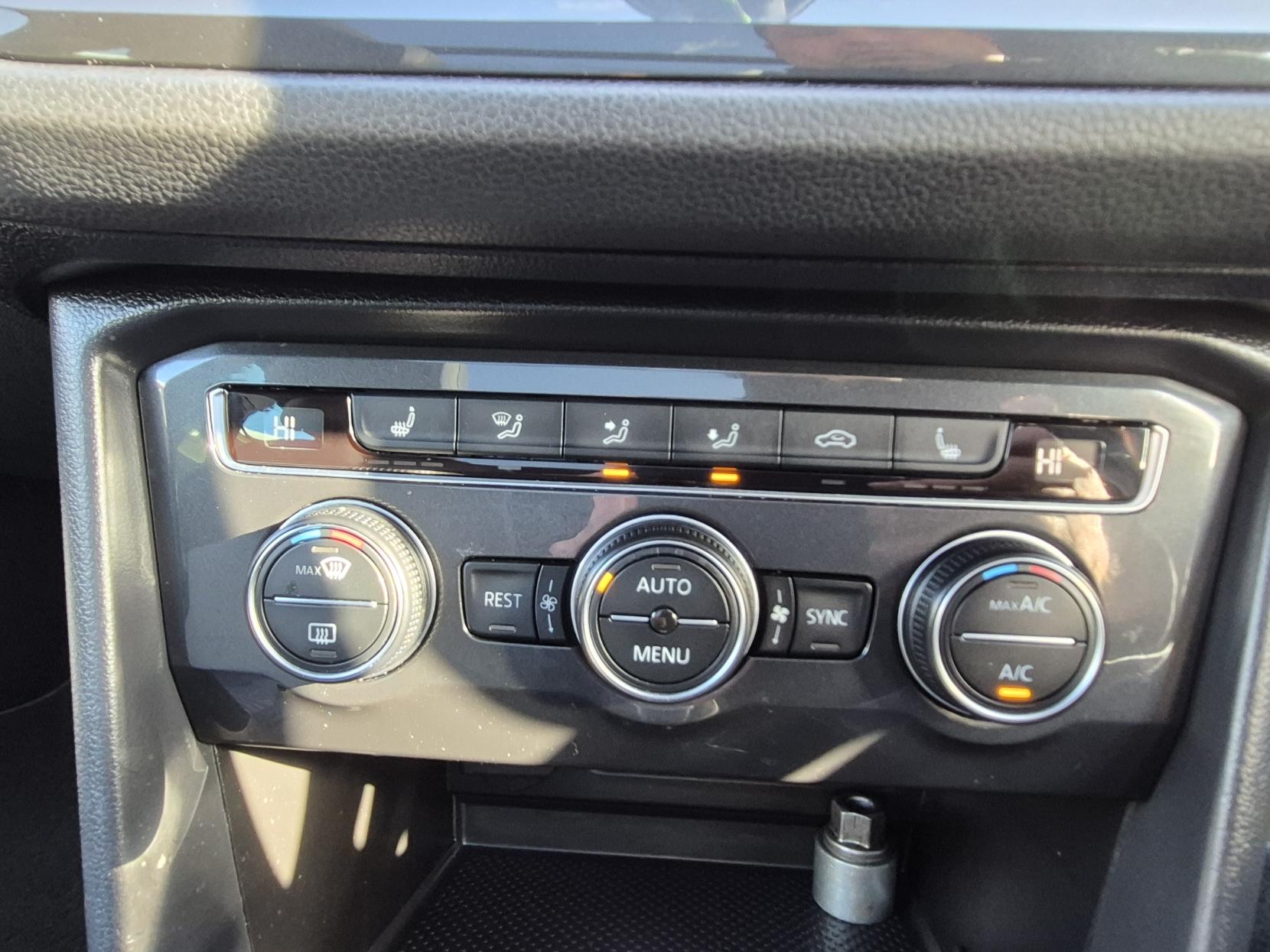 Volkswagen Tiguan 2.0 TDI R-Line SUV 5dr Diesel DSG 4Motion Euro 6 (s/s) (150 ps)