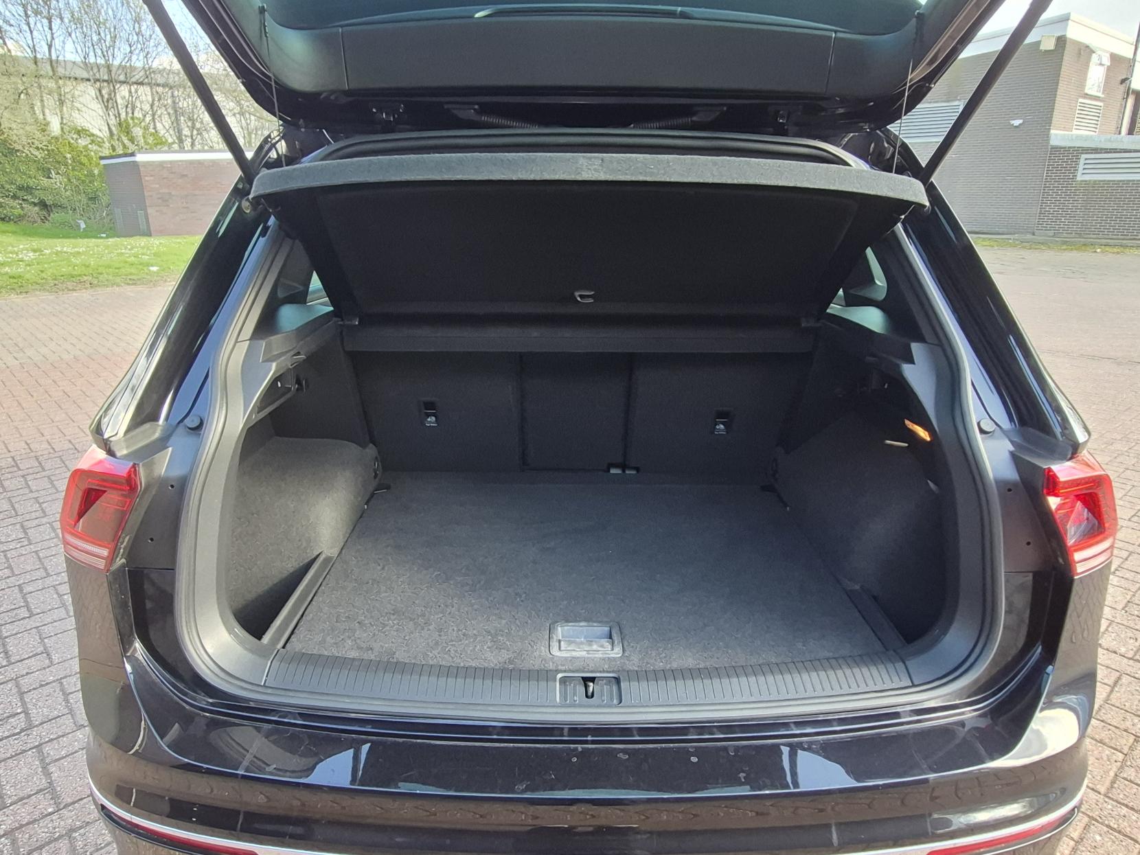 Volkswagen Tiguan 2.0 TDI R-Line SUV 5dr Diesel DSG 4Motion Euro 6 (s/s) (150 ps)