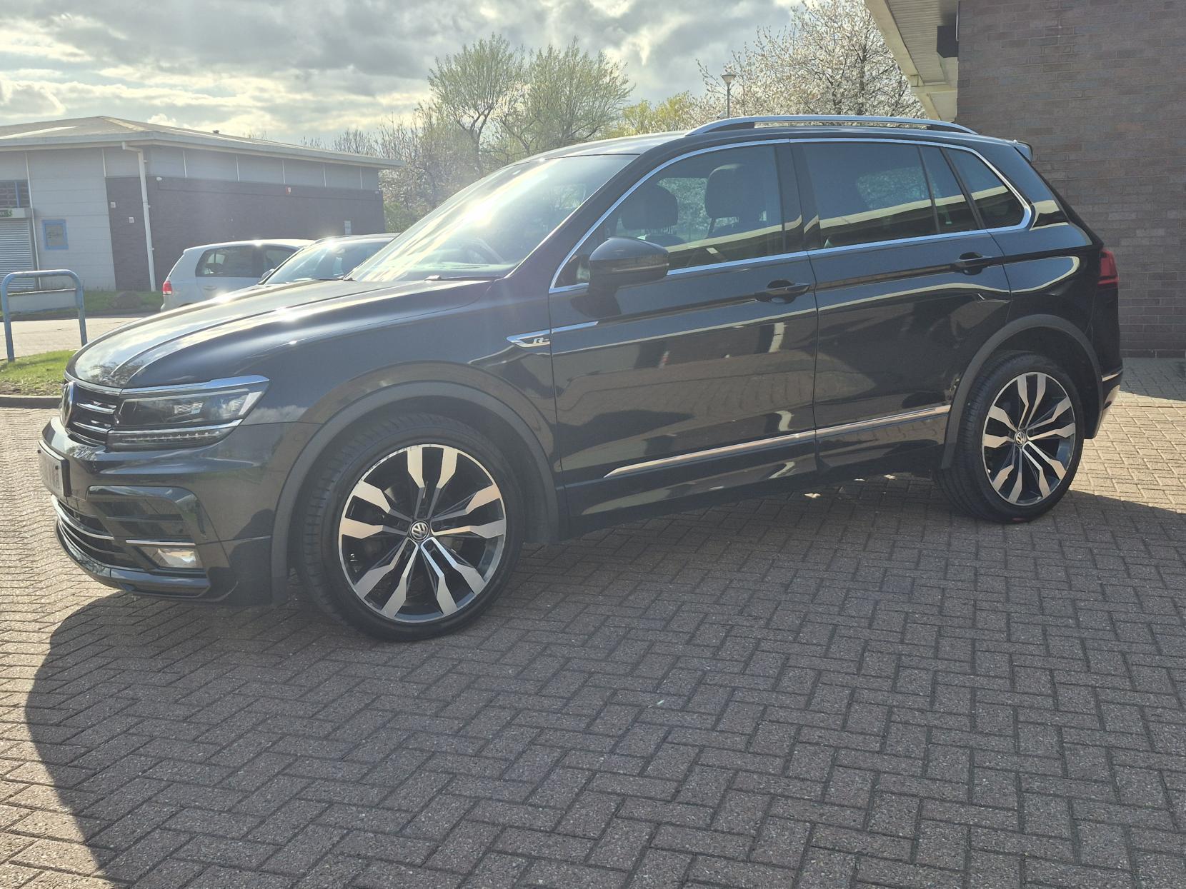 Volkswagen Tiguan 2.0 TDI R-Line SUV 5dr Diesel DSG 4Motion Euro 6 (s/s) (150 ps)