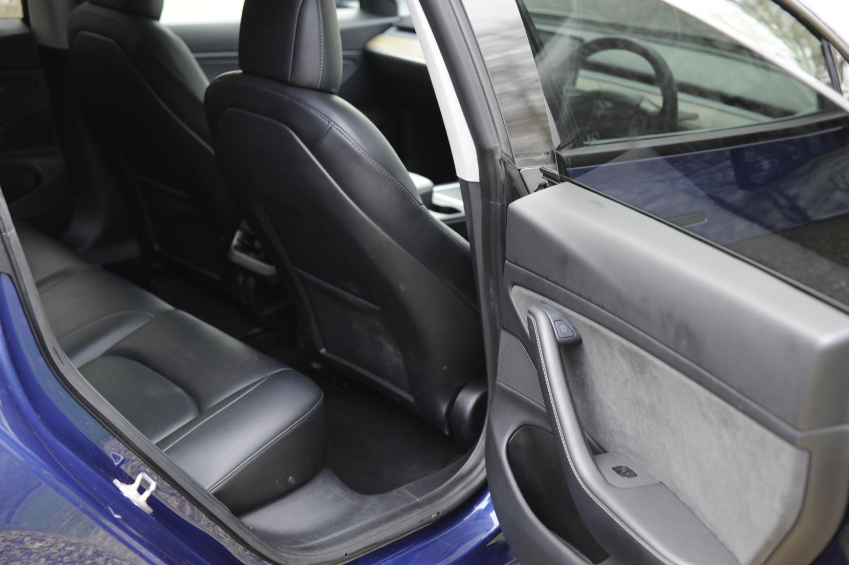 Tesla Model 3 (Dual Motor) Performance Saloon 4dr Electric Auto 4WDE (Performance Upgrade) (449 bhp)