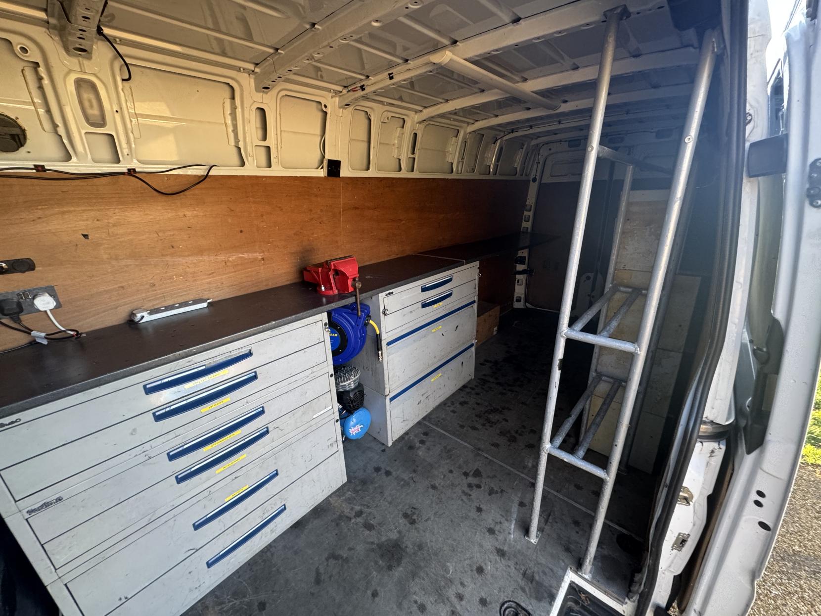 Mercedes-Benz Sprinter 2.1 313 CDi Panel Van 4dr Diesel Manual RWD L3 H3 (129 bhp)