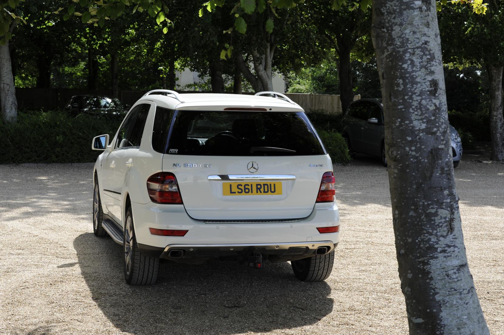 Mercedes-Benz M Class 3.0 ML300 CDI V6 BlueEfficiency Sport SUV 5dr Diesel G-Tronic 4WD Euro 5 (204 ps)